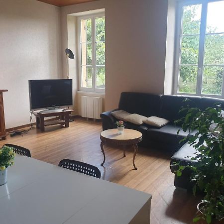 Belle Demeure Avec Espaces Verts Gauriac Экстерьер фото